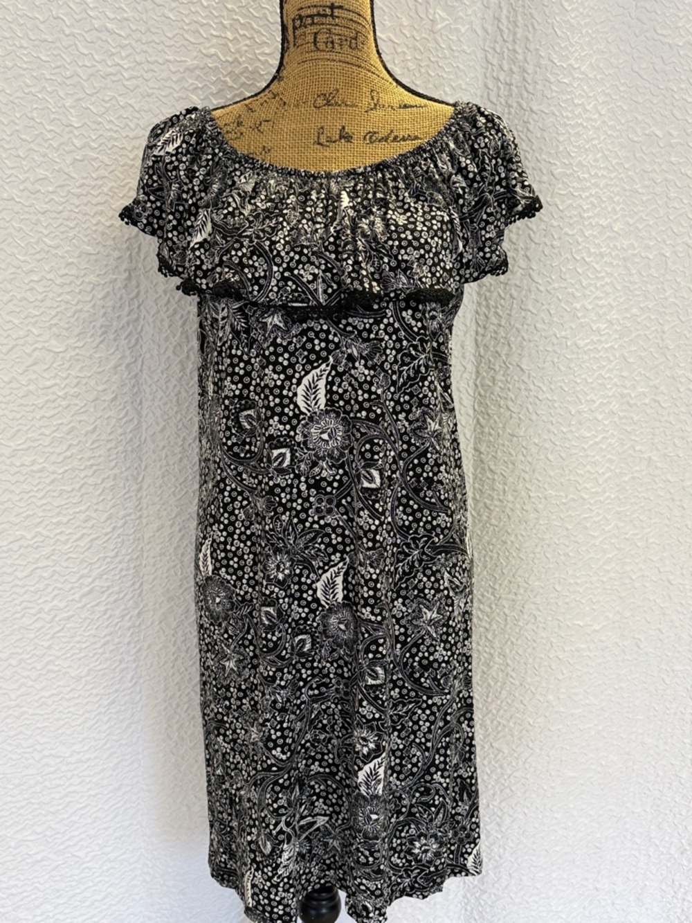 Black & White Ruffle-Top Floral Midi Dress - Picture 1 of 8